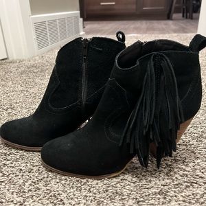 SOLD! Steve Madden Ankle Booties